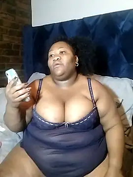 Snapshot of SeductionBoobs chatting on July 10, 6:21 pm SeductionBoobs online show from July 10, 6:21 pm