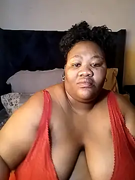 Snapshot of SeductionBoobs chatting on July 11, 8:17 am SeductionBoobs online show from July 11, 8:17 am