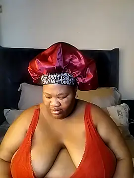 Snapshot of SeductionBoobs chatting on July 12, 8:49 am SeductionBoobs online show from July 12, 8:49 am