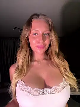 Elizebeth Parker online show from January 18, 7:17 pm