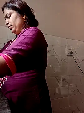 Snapshot of Trisha_71 chatting on November 8, 5:29 am Trisha 71 online show from November 8, 5:29 am