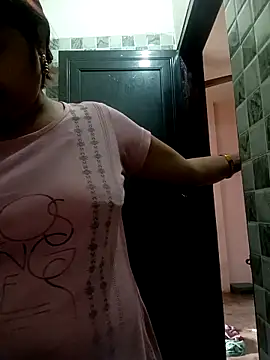 Snapshot of Trisha_71 chatting on November 20, 5:07 am Trisha 71 online show from November 20, 5:07 am