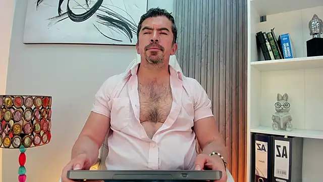 JuanKFit 45 online show from July 1, 3:30 am