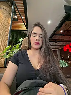 BellaLeclair online show from June 2, 8:33 pm