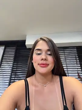 BellaLeclair online show from June 15, 5:37 pm