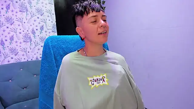 Snapshot of _Hannah_Hot chatting on September 19, 2:24 am Hannah Hot online show from September 19, 2:24 am