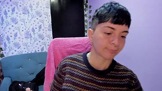 Snapshot of _Hannah_Hot chatting on September 30, 2:27 am Hannah Hot online show from September 30, 2:27 am