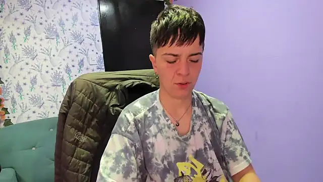 Snapshot of _Hannah_Hot chatting on October 17, 2:15 am Hannah Hot online show from October 17, 2:15 am