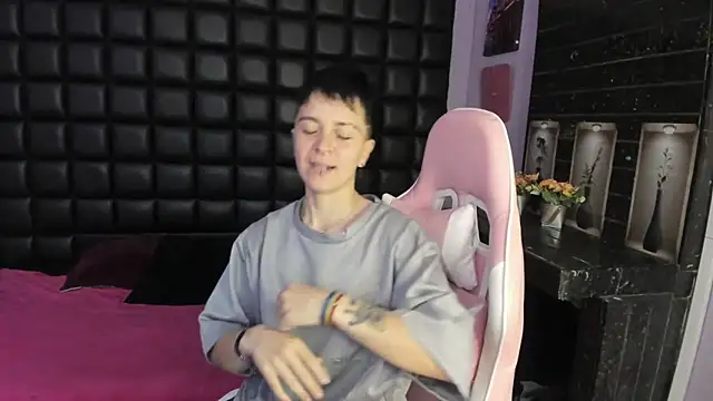 Snapshot of _Hannah_Hot chatting on November 13, 12:15 pm Hannah Hot online show from November 13, 12:15 pm