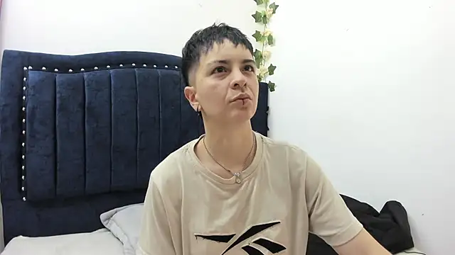 Snapshot of _Hannah_Hot chatting on November 27, 1:40 am Hannah Hot online show from November 27, 1:40 am