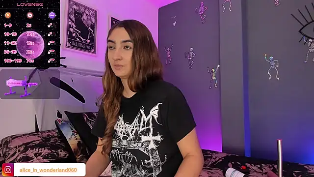 Snapshot of Alice_Dickinssonn chatting on October 7, 12:57 pm Alice Dickinssonn online show from October 7, 12:57 pm