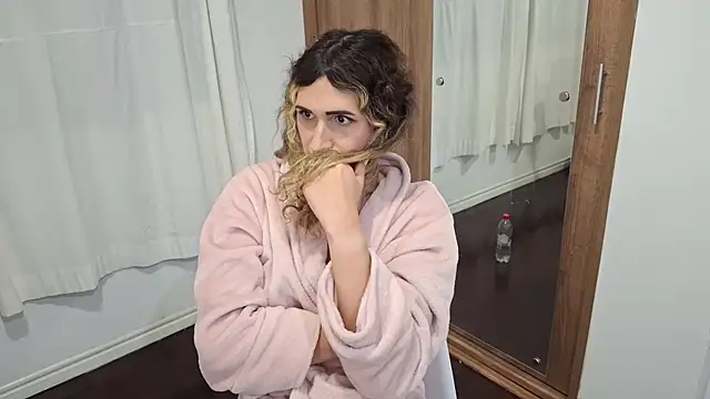 kayleesims  online show from April 28, 2:38 am