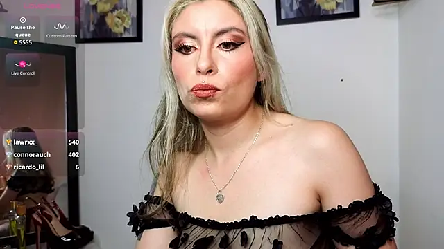 Snapshot of brianna_smoke chatting on October 17, 3:58 pm brianna smoke online show from October 17, 3:58 pm