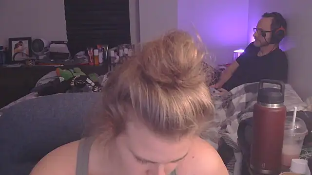 Snapshot of Sexyblonde12344 chatting on November 28, 3:53 am Sexyblonde12344 online show from November 28, 3:53 am