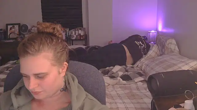 Snapshot of Sexyblonde12344 chatting on November 30, 12:58 am Sexyblonde12344 online show from November 30, 12:58 am