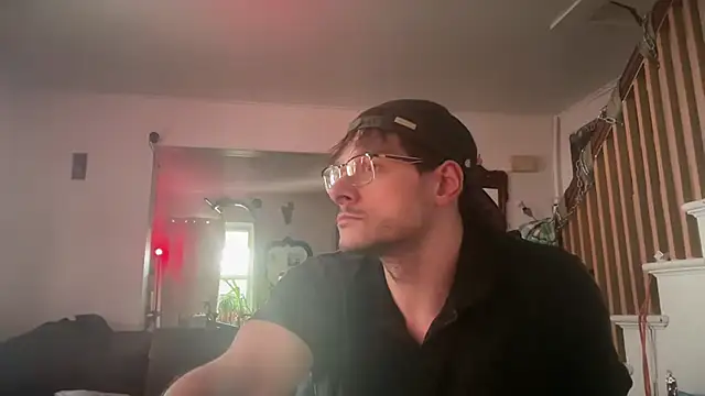 Snapshot of MasterDaddyCool chatting on May 13, 7:55 pm MasterDaddyCool online show from May 13, 7:55 pm