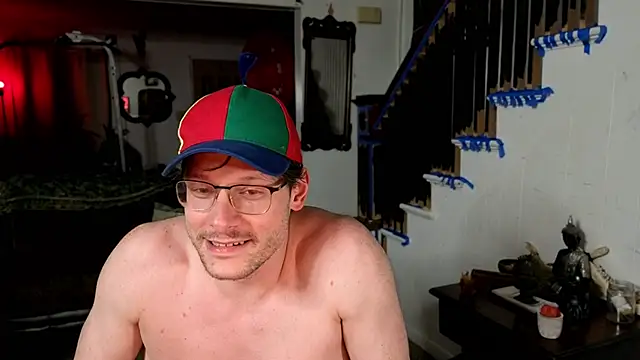Snapshot of MasterDaddyCool chatting on June 8, 1:28 am MasterDaddyCool online show from June 8, 1:28 am