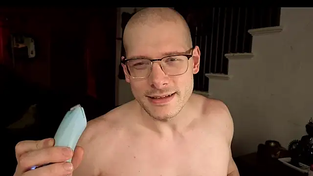 Snapshot of MasterDaddyCool chatting on June 14, 2:24 am MasterDaddyCool online show from June 14, 2:24 am