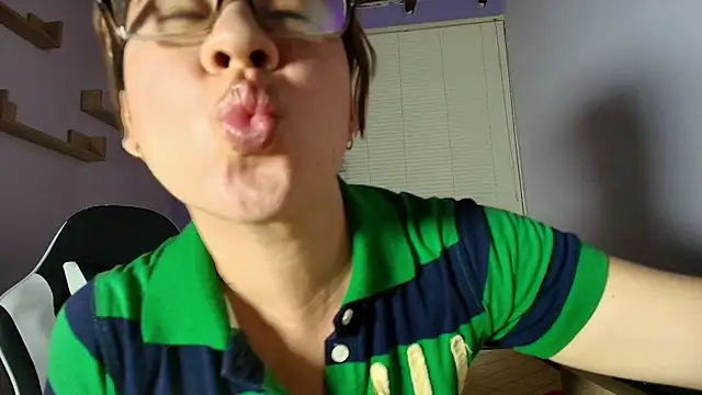 luna desiree online show from October 14, 8:04 am