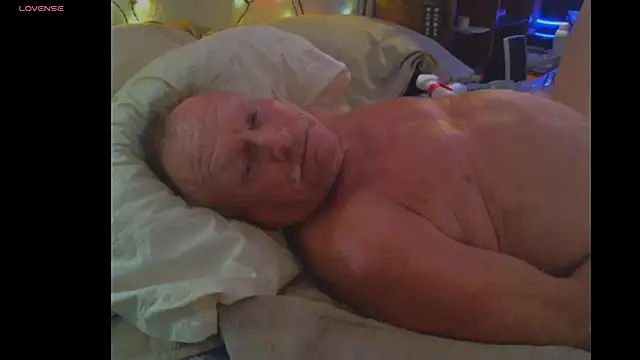 Pussyeat2please online show from October 1, 11:16 am