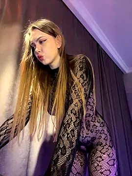 Snapshot of Nikole_Boom chatting on October 12, 6:29 pm Nikole Boom online show from October 12, 6:29 pm