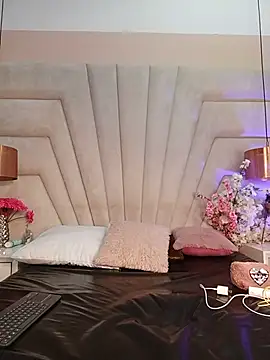 Snapshot of KITY_HILL chatting on June 30, 3:29 am KITY HILL online show from June 30, 3:29 am
