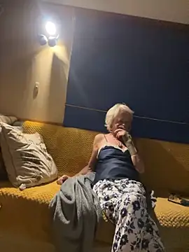 Snapshot of ladyboatlady chatting on September 13, 7:46 pm ladyboatlady online show from September 13, 7:46 pm