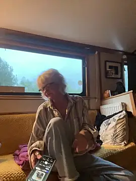 Snapshot of ladyboatlady chatting on September 15, 6:19 pm ladyboatlady online show from September 15, 6:19 pm