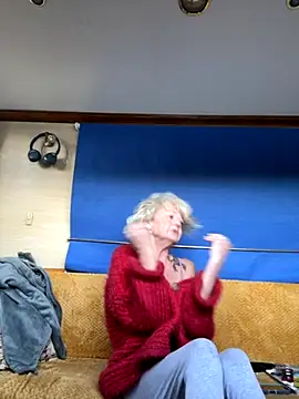 Snapshot of ladyboatlady chatting on September 26, 7:01 am ladyboatlady online show from September 26, 7:01 am