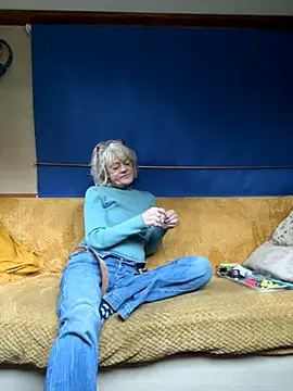 Snapshot of ladyboatlady chatting on October 25, 4:24 pm ladyboatlady online show from October 25, 4:24 pm