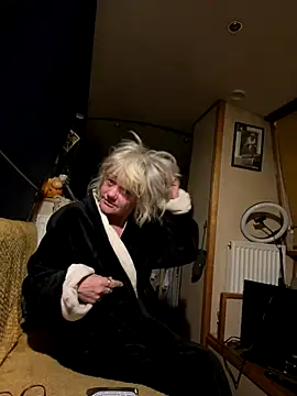 Snapshot of ladyboatlady chatting on November 1, 2:46 am ladyboatlady online show from November 1, 2:46 am