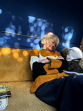 Snapshot of ladyboatlady chatting on November 21, 1:54 pm ladyboatlady online show from November 21, 1:54 pm