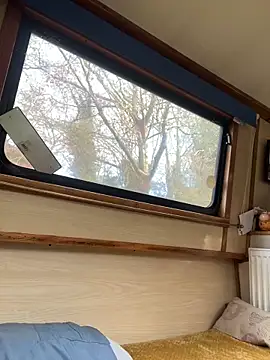 Snapshot of ladyboatlady chatting on November 30, 11:25 am ladyboatlady online show from November 30, 11:25 am