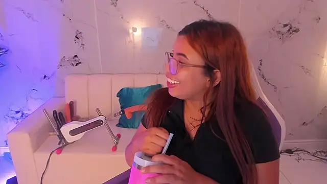 Snapshot of scarlett_enjoy1 chatting on September 14, 5:39 am scarlett enjoy1 online show from September 14, 5:39 am