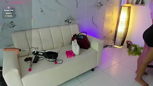 Snapshot of scarlett_enjoy1 chatting on November 13, 12:59 pm scarlett enjoy1 online show from November 13, 12:59 pm