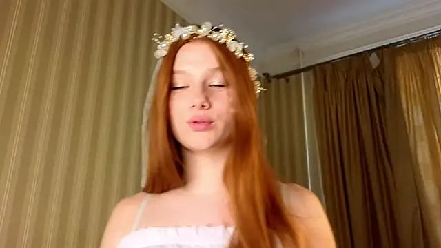 Snapshot of Juuulia_ chatting on May 19, 1:50 pm Juuulia online show from May 19, 1:50 pm