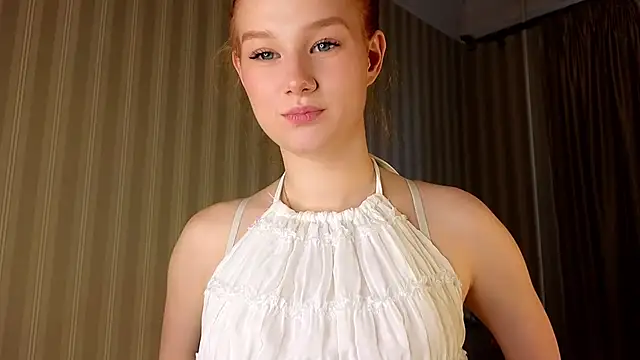 Snapshot of Juuulia_ chatting on May 22, 2:44 pm Juuulia online show from May 22, 2:44 pm