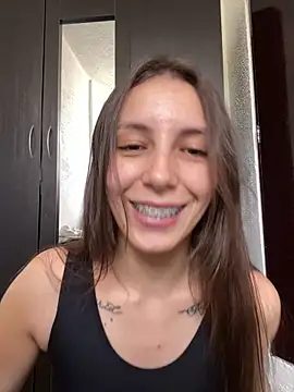 Snapshot of paula_miler1 chatting on May 26, 12:45 pm paula miler1 online show from May 26, 12:45 pm