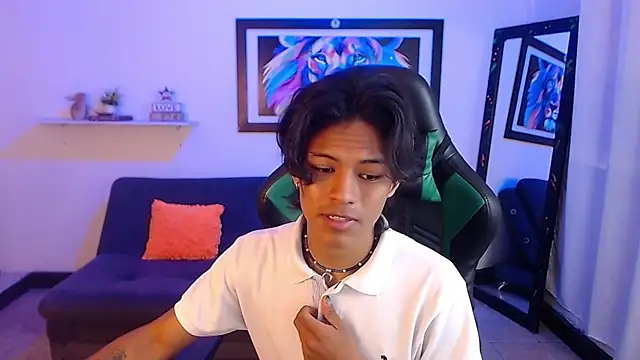 Snapshot of dreyk20 chatting on October 25, 1:29 pm dreyk20 online show from October 25, 1:29 pm