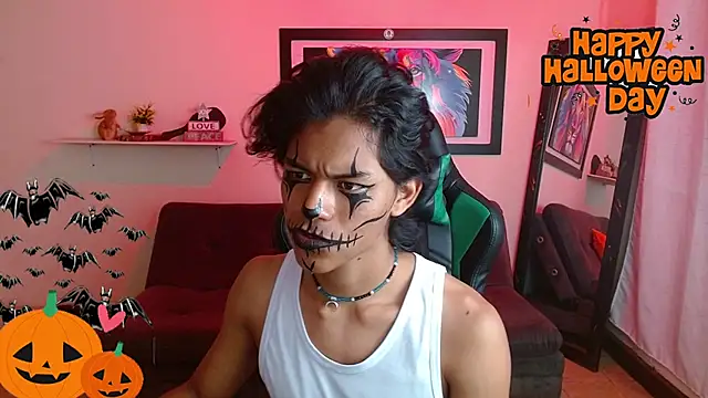 Snapshot of dreyk20 chatting on October 31, 4:08 pm dreyk20 online show from October 31, 4:08 pm