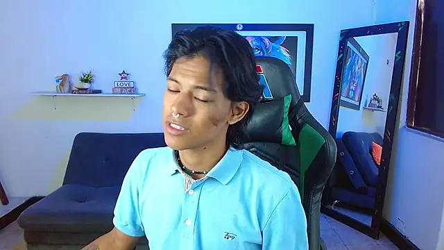 Snapshot of dreyk20 chatting on November 5, 1:55 pm dreyk20 online show from November 5, 1:55 pm