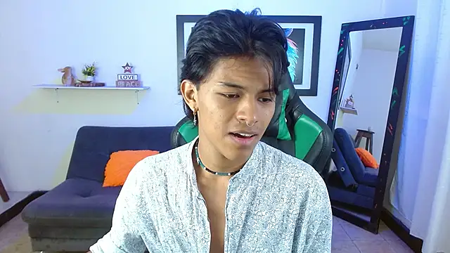 Snapshot of dreyk20 chatting on November 7, 1:55 pm dreyk20 online show from November 7, 1:55 pm