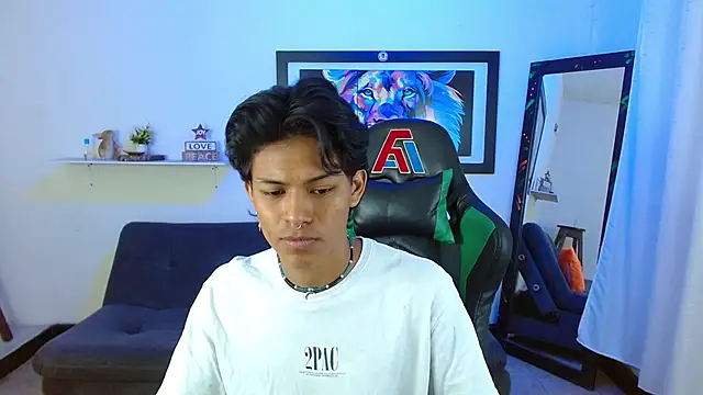 Snapshot of dreyk20 chatting on November 11, 2:17 pm dreyk20 online show from November 11, 2:17 pm