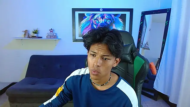 Snapshot of dreyk20 chatting on November 13, 4:28 pm dreyk20 online show from November 13, 4:28 pm