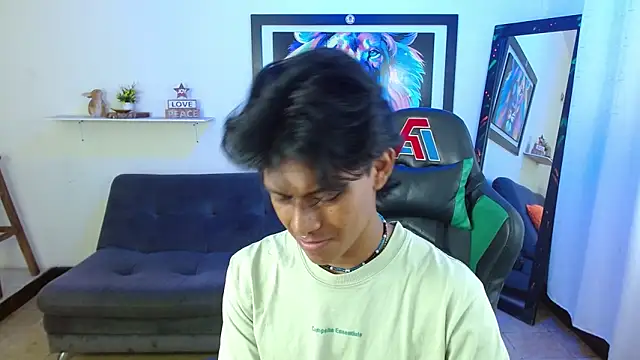 Snapshot of dreyk20 chatting on November 20, 2:17 pm dreyk20 online show from November 20, 2:17 pm