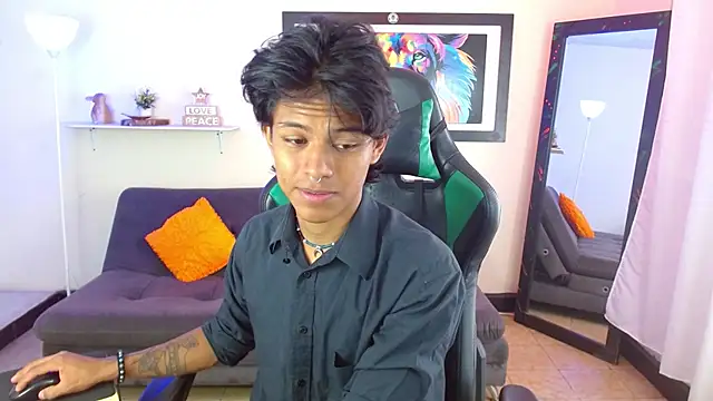 Snapshot of dreyk20 chatting on November 29, 1:47 pm dreyk20 online show from November 29, 1:47 pm