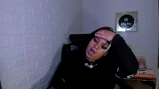 Snapshot of Arthemisa_tay69 chatting on November 13, 11:09 am Arthemisa tay69 online show from November 13, 11:09 am