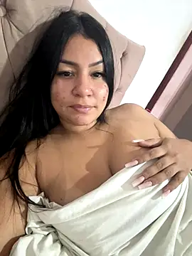 julianamascarada online show from September 13, 1:00 pm