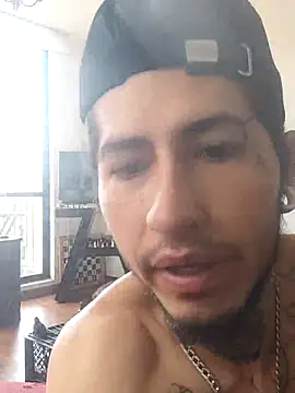 Snapshot of Tattoboy19cm chatting on September 24, 2:20 pm Tattoboy19cm online show from September 24, 2:20 pm