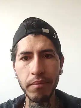 Snapshot of Tattoboy19cm chatting on October 2, 4:03 pm Tattoboy19cm online show from October 2, 4:03 pm